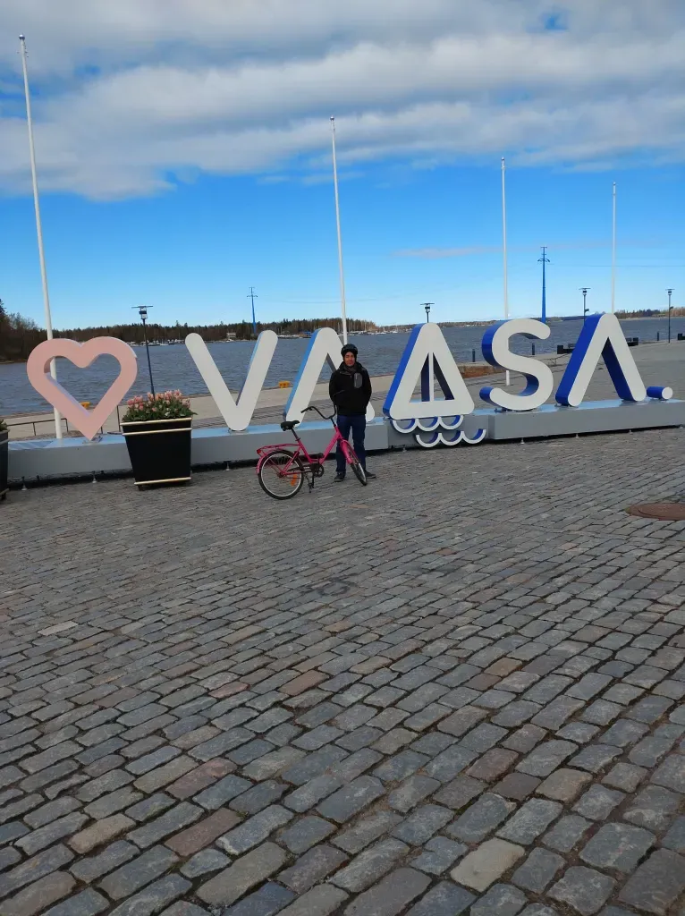 Tre glada turfare på äventyr i Vasa